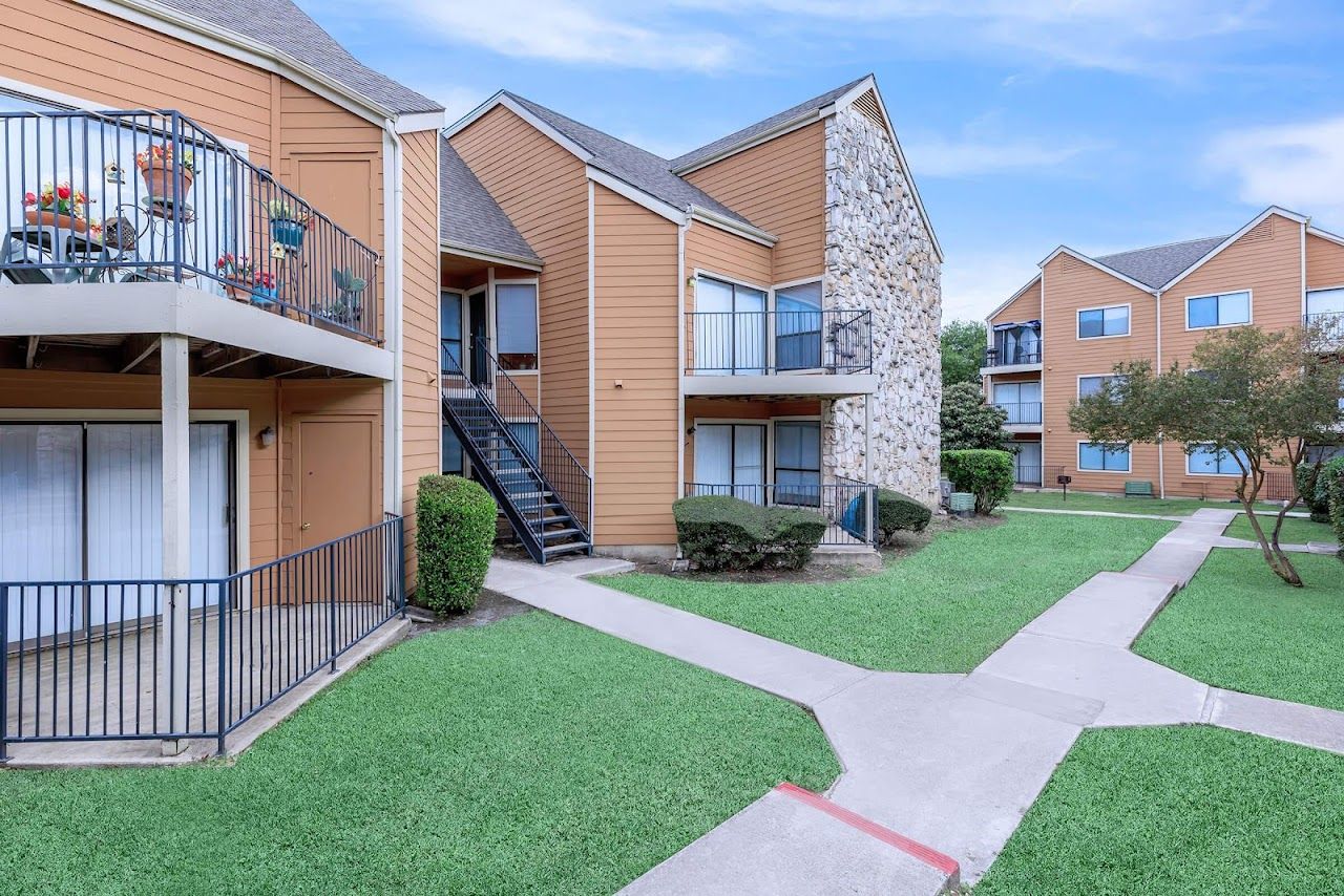 Landing Apts