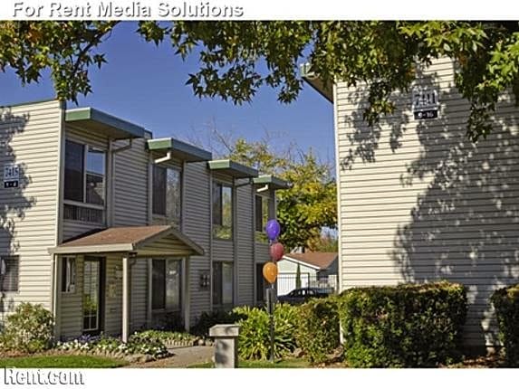Larchmont Arms Apts