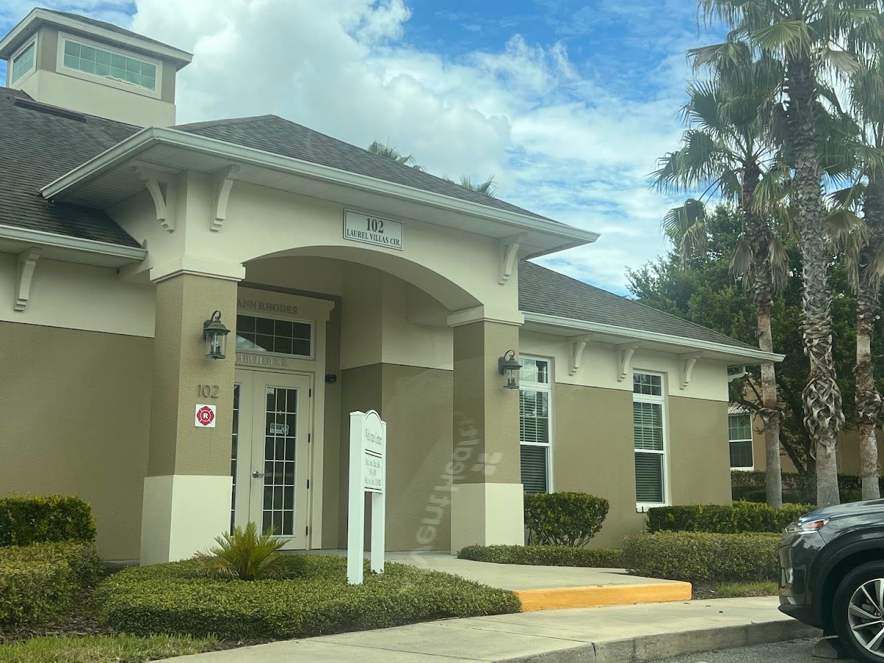 Laurel Villas
