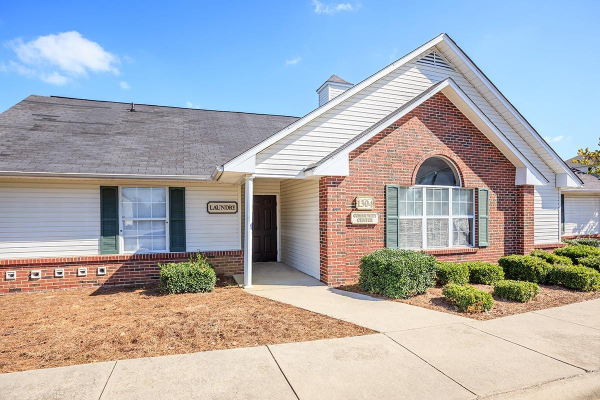 Laurelwood Park Apts