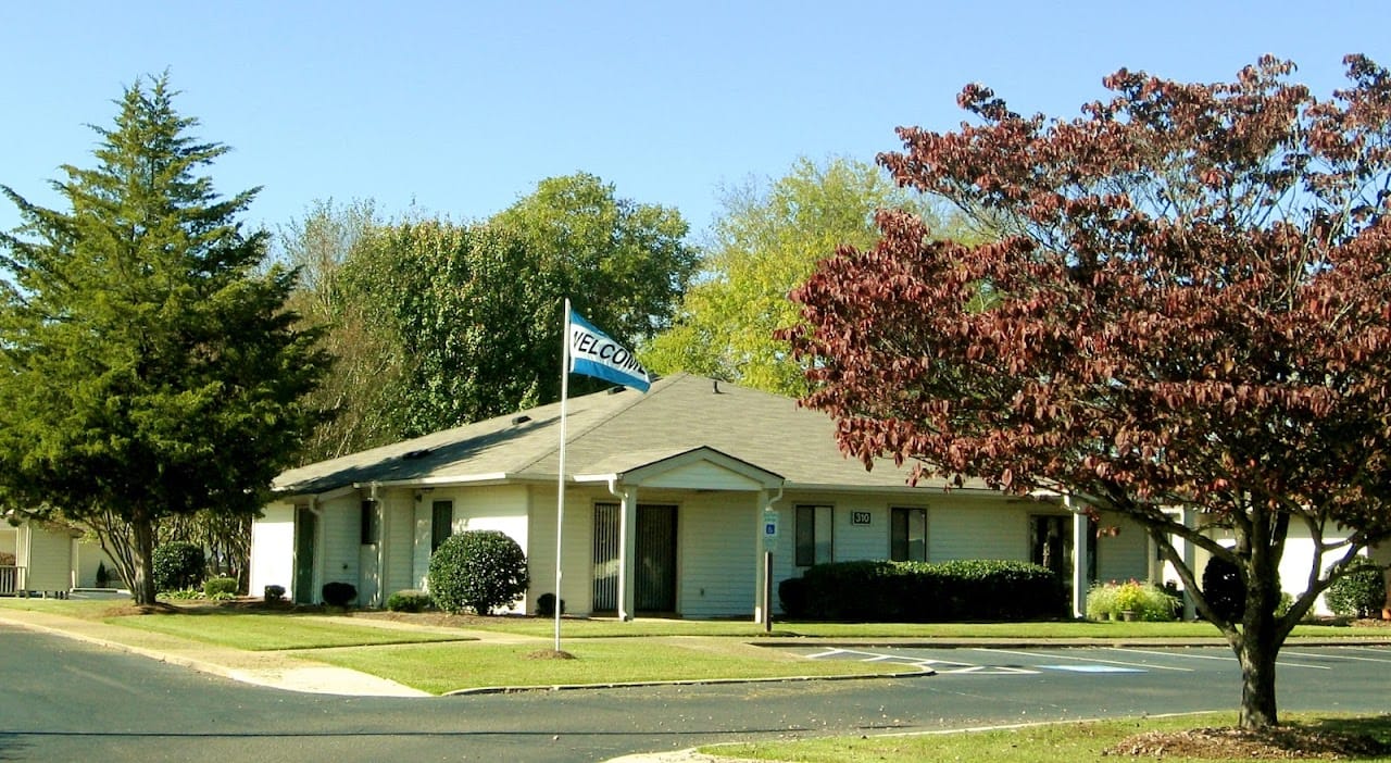 Lisbon Square Apts
