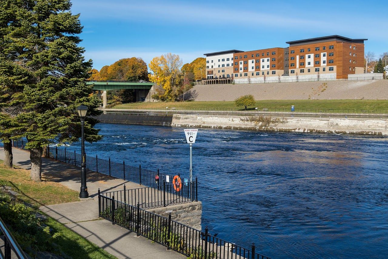 Lock 7 Apartments