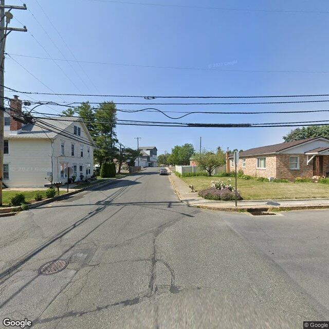 Locust St Apts