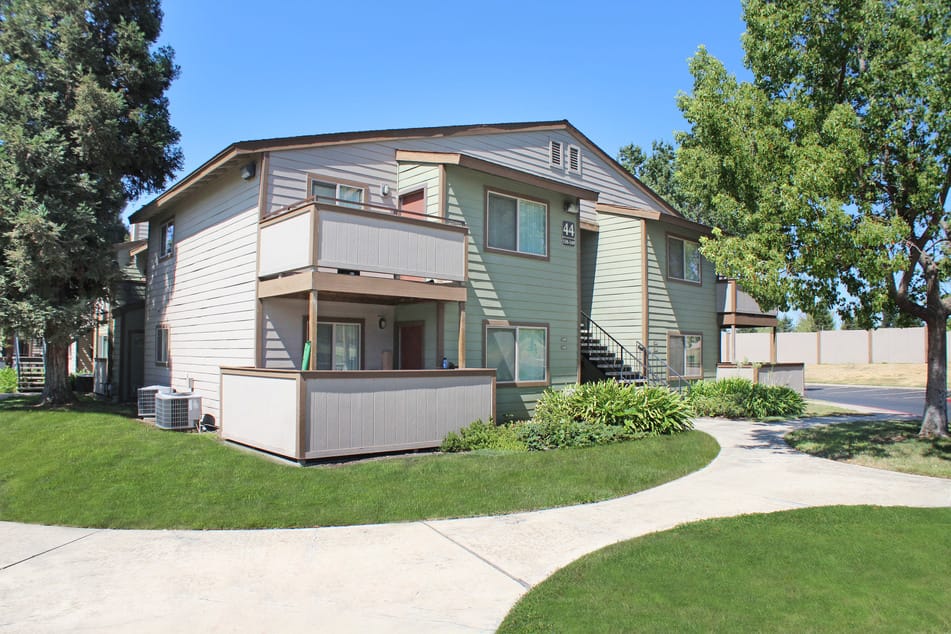 Logan Park Apts