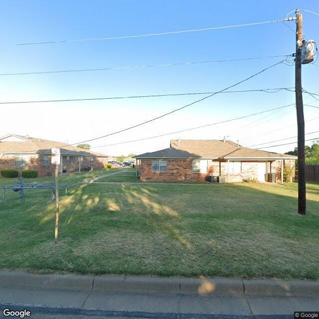 Lone Oaks Apts