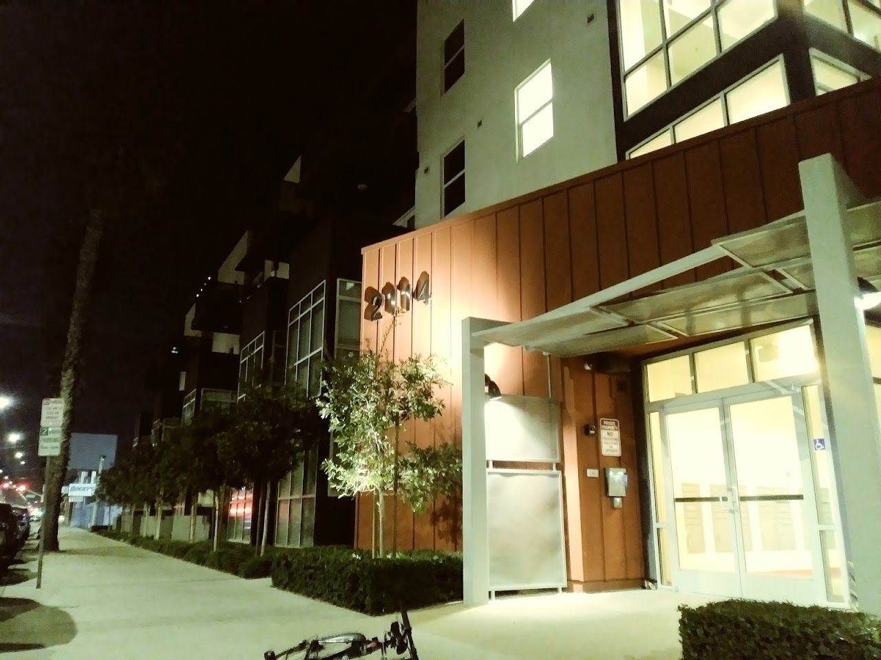 Long Beach + 21st Apartments