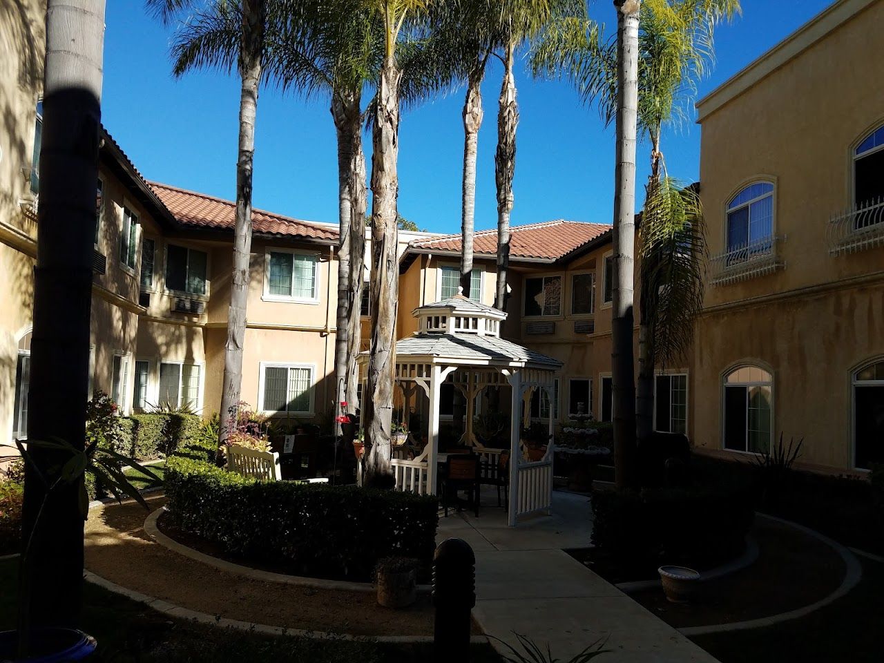 Los Arcos Apts