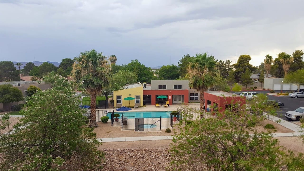Los Pecos Apartments