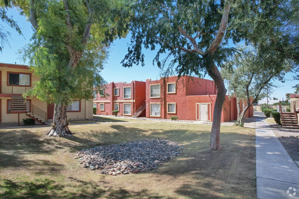 Los Tres Apts   La Terraza