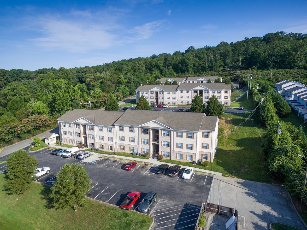 Lyons Den Apts