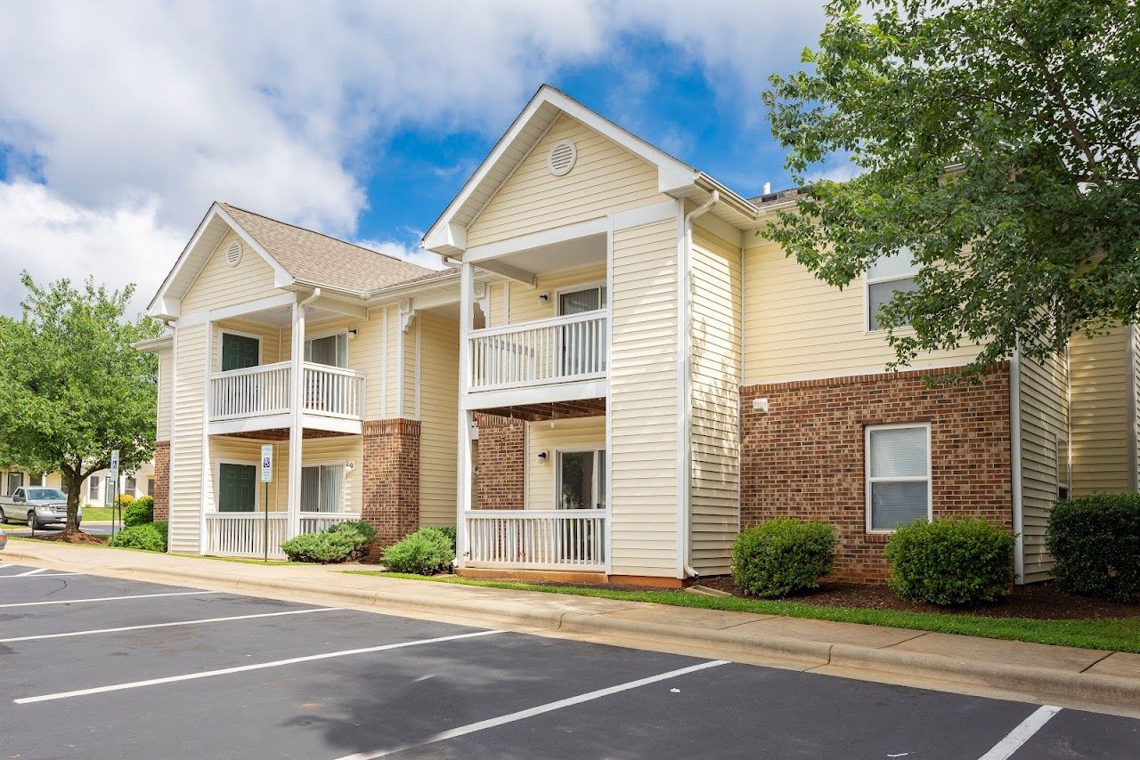 Lyons Walk Apts