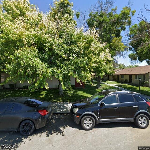 Macarthur Apts (Los Banos)