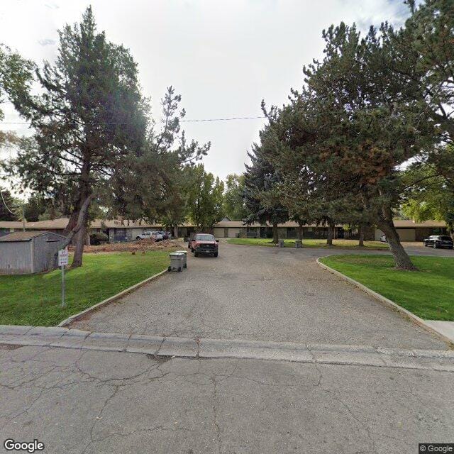Magnolia Apts