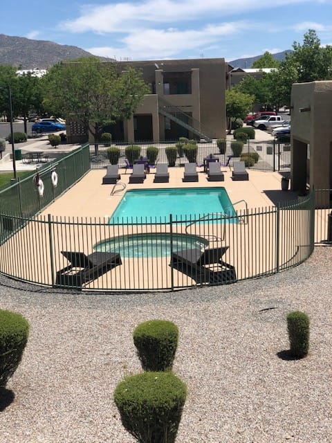 Manzano Mesa Apts