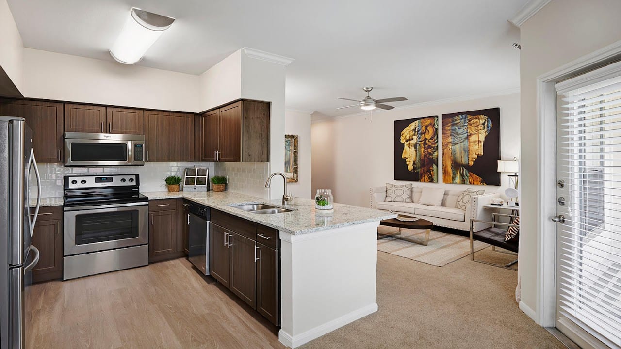 Market Apts