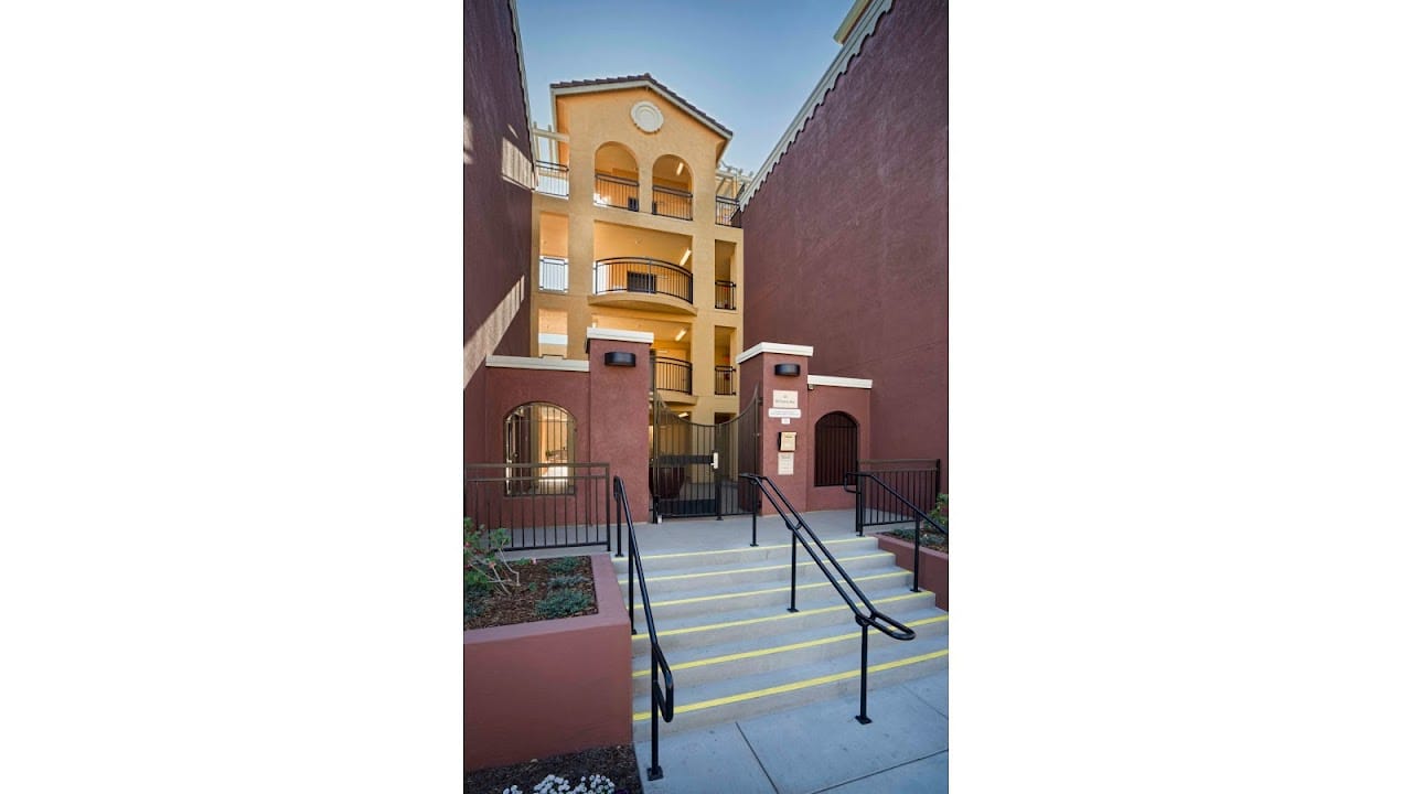 Mayfair Court Apts