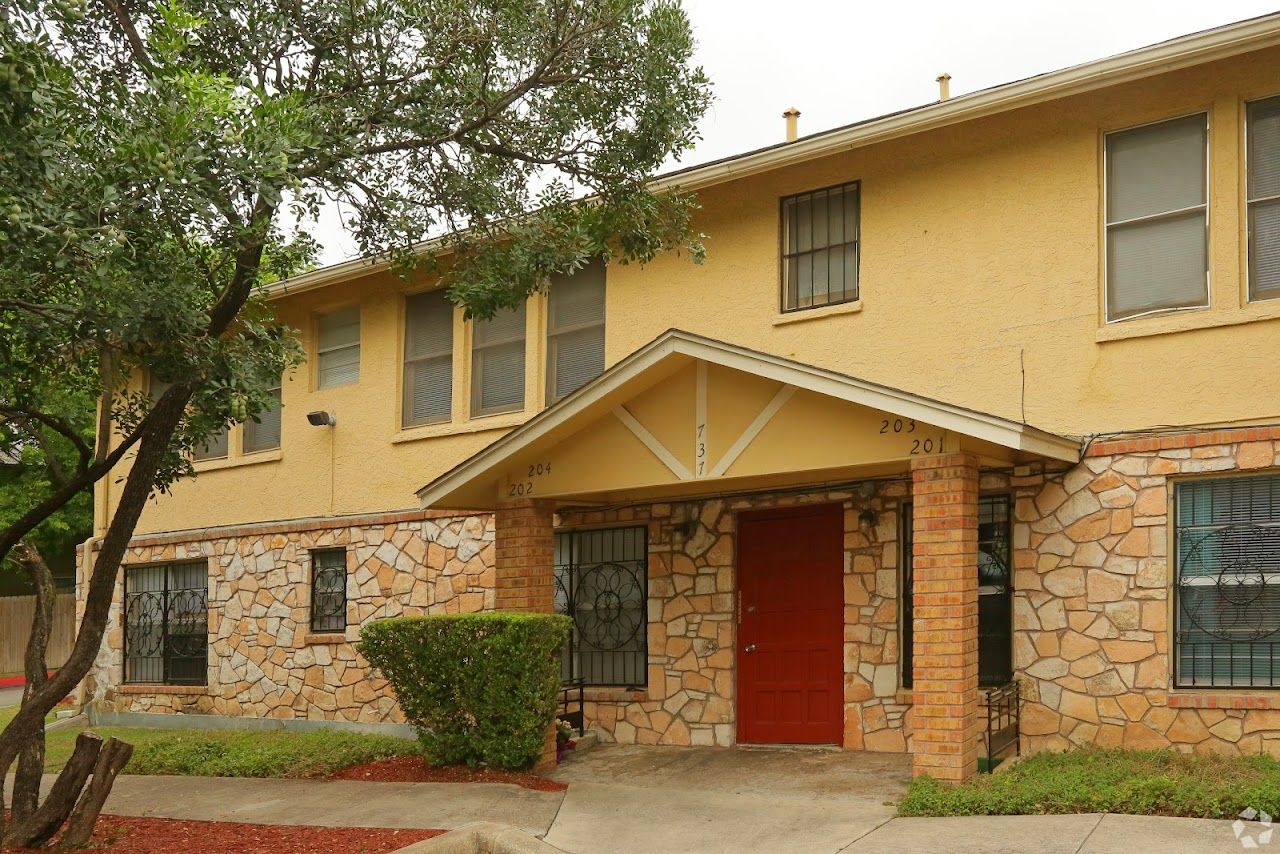 Mayfield Gardens Apts