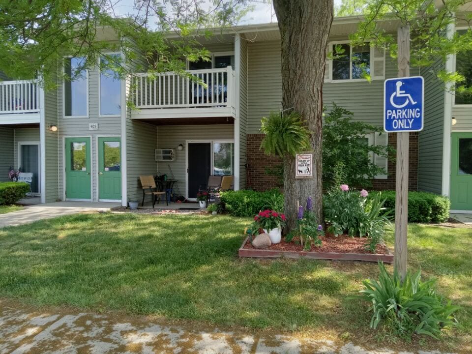 Mayville Apts