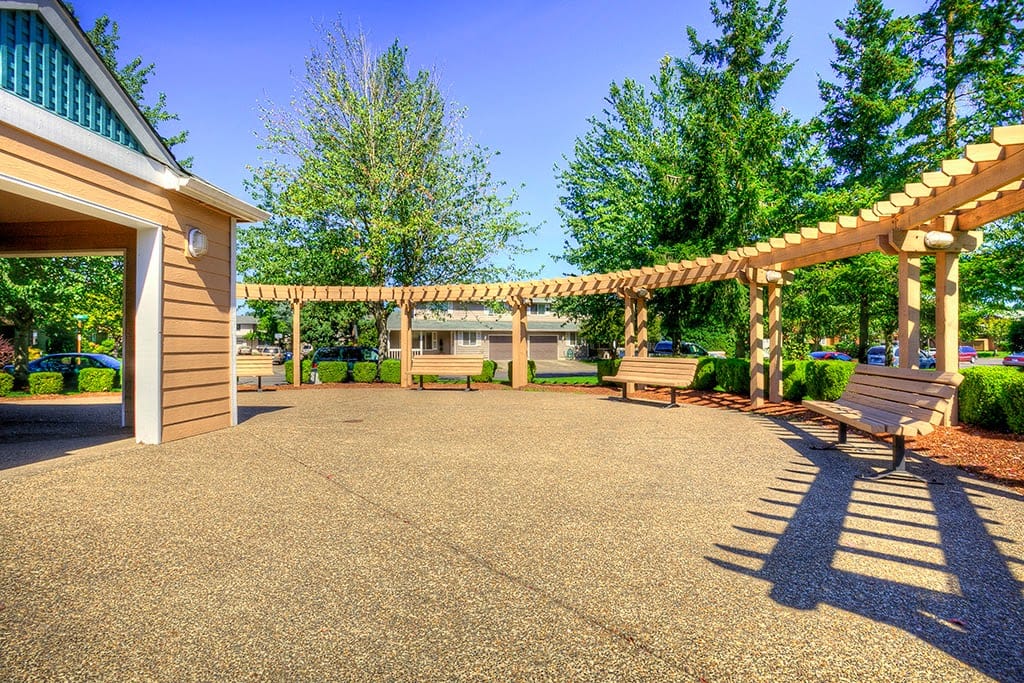 Mckenzie Meadow Apts