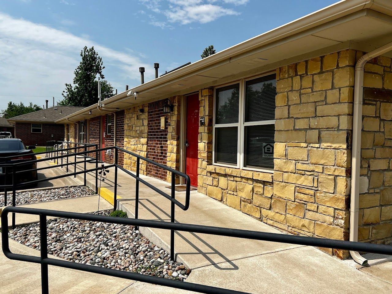 Meadow Cliff Apartments