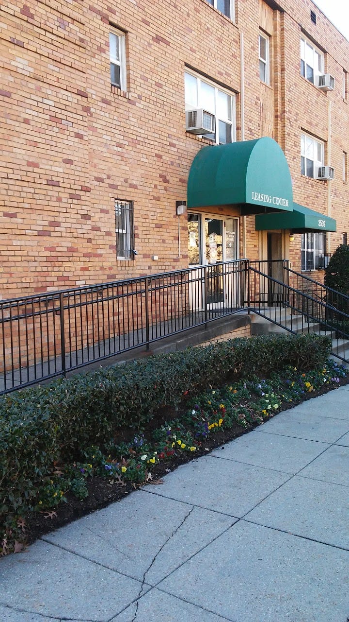 Meadow Green Courts