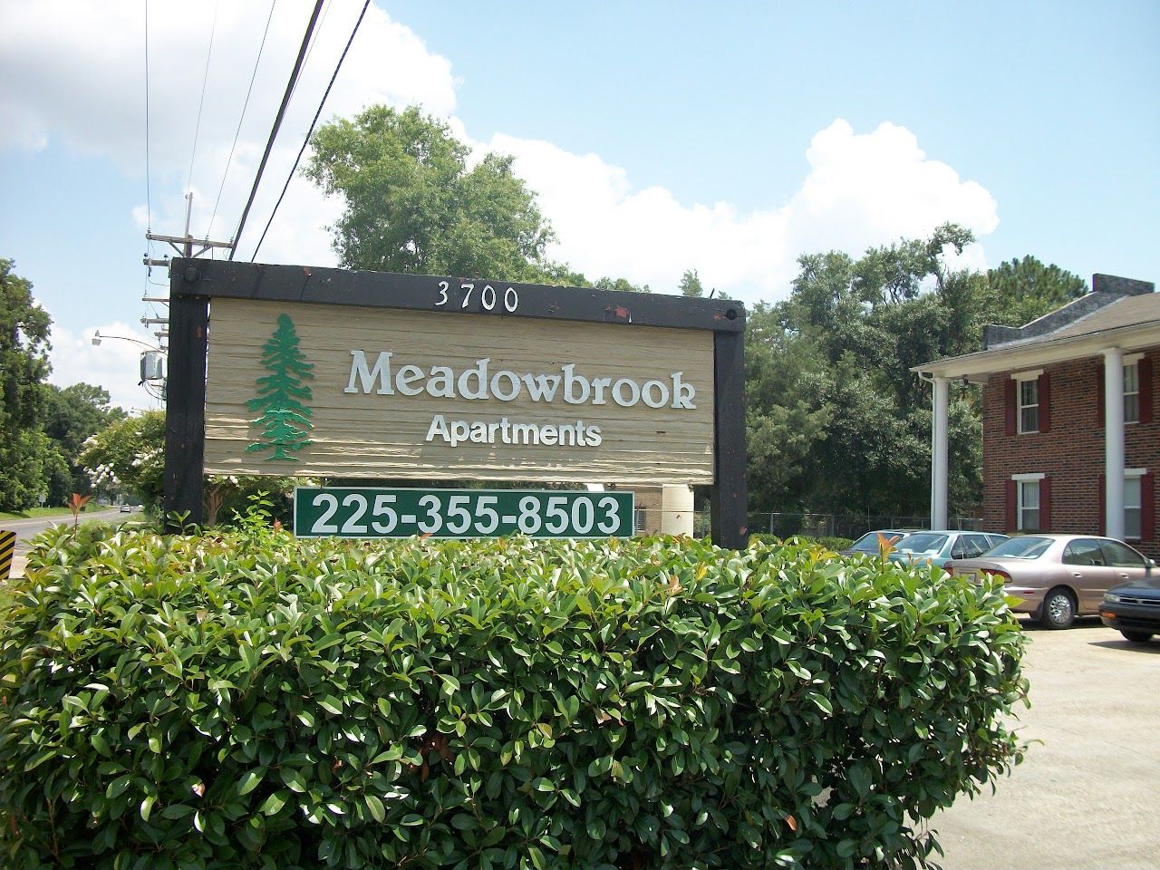 Meadowbrook Apartments