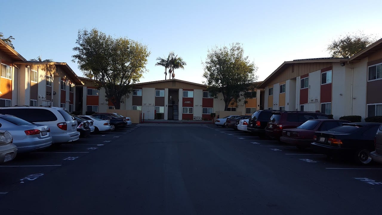 Meadowbrook Apartments