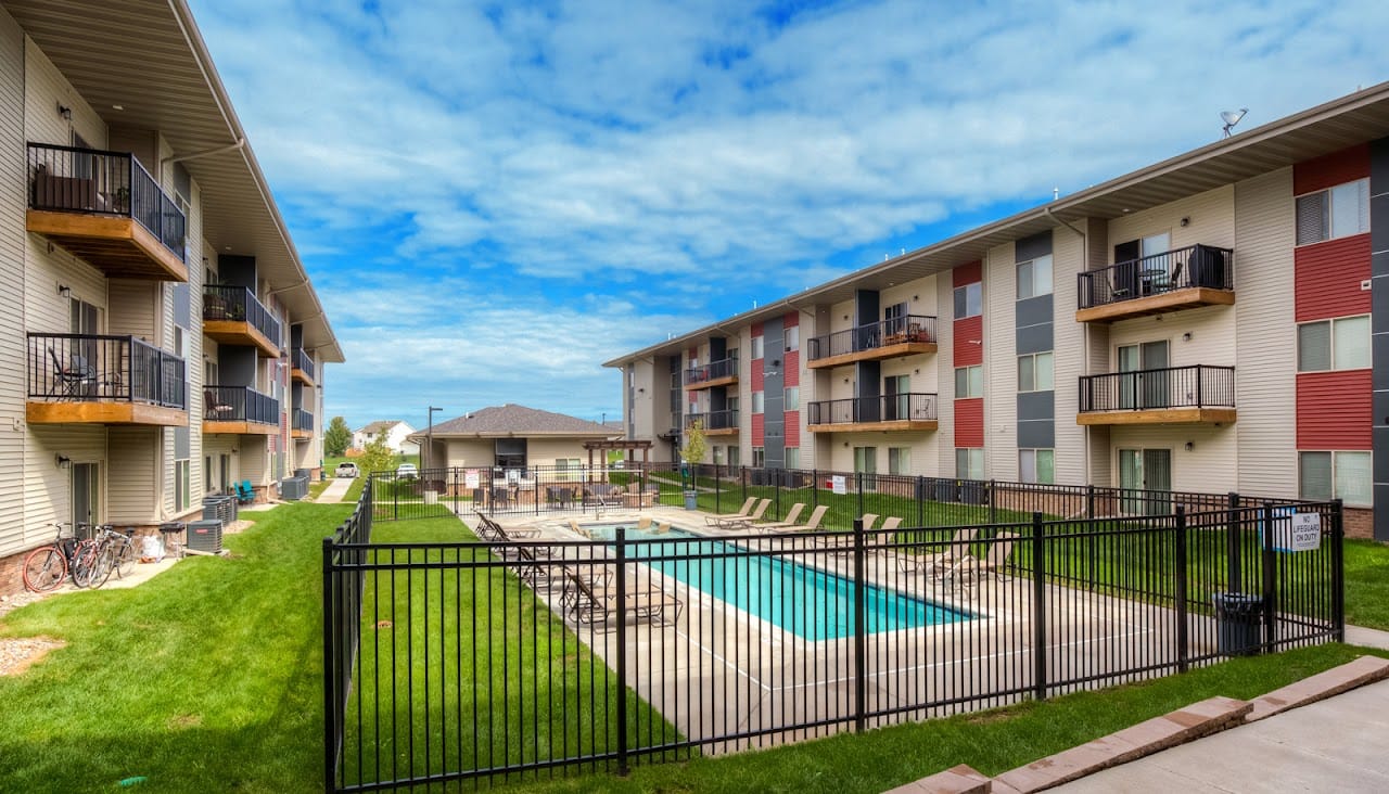 Meadowlark Place Apts