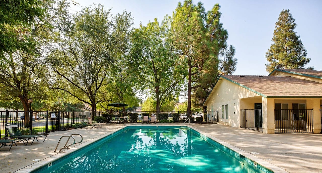 Meadows Apts