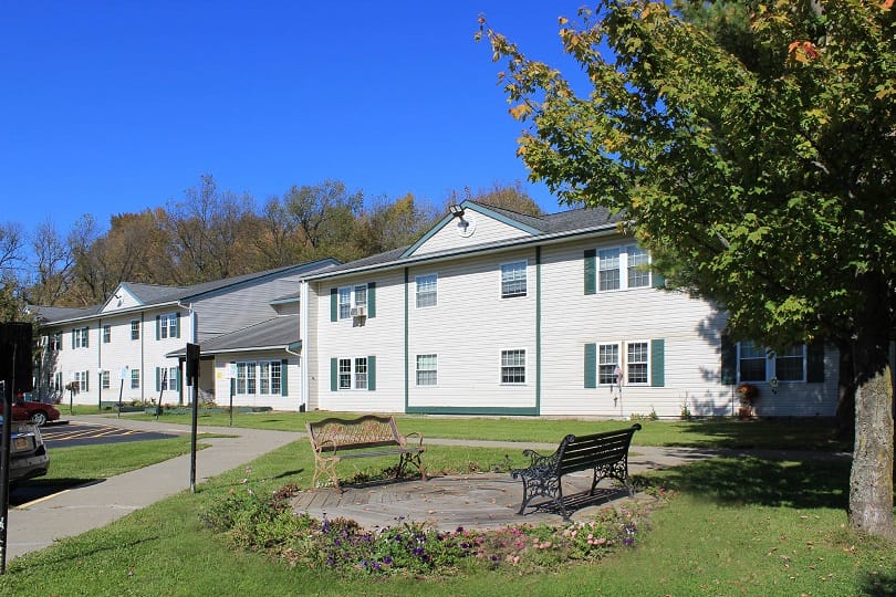 Meadows Apts