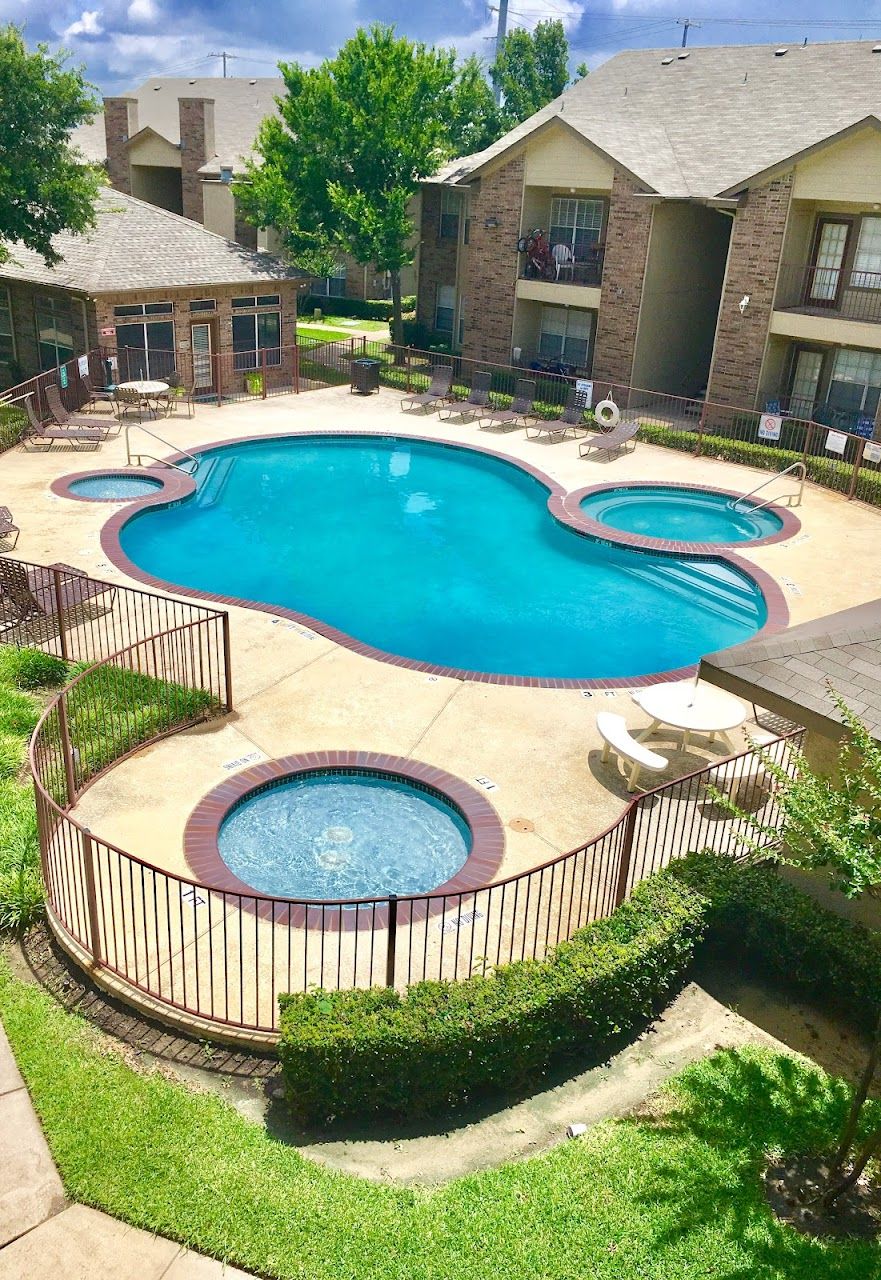 Meadows Apts (Garland)