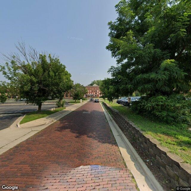 Mishawaka River Center Apts