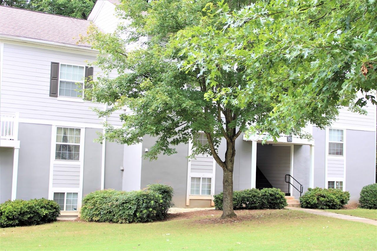 Mountain Grove Apartments