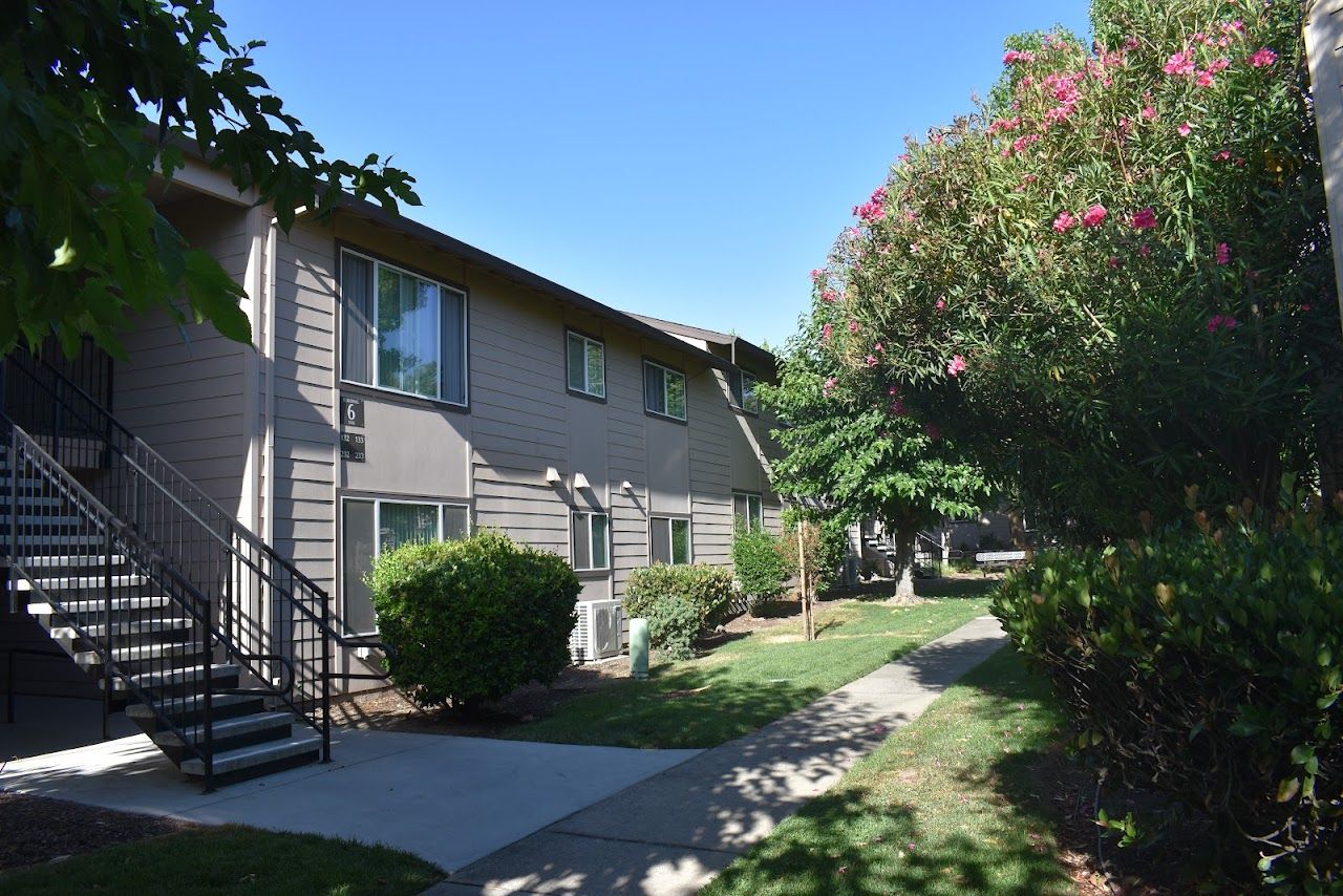 Mutual Housing At Foothill Farms