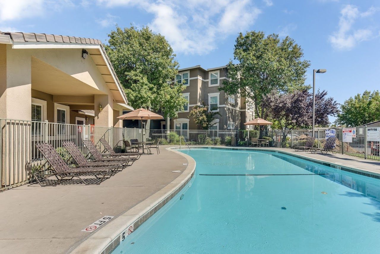 Natomas Park Apts