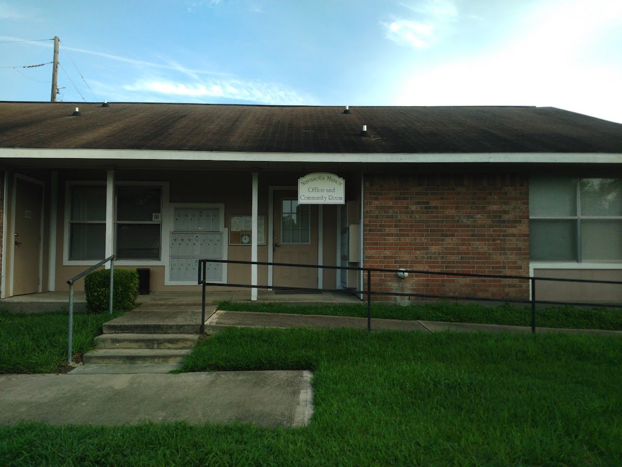 Navasota Manor Apts