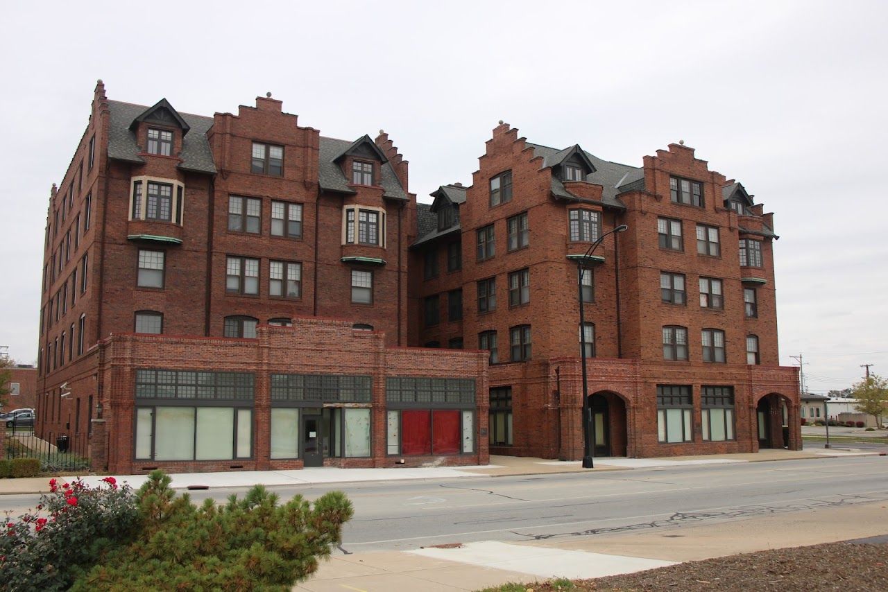 New Holland Apts
