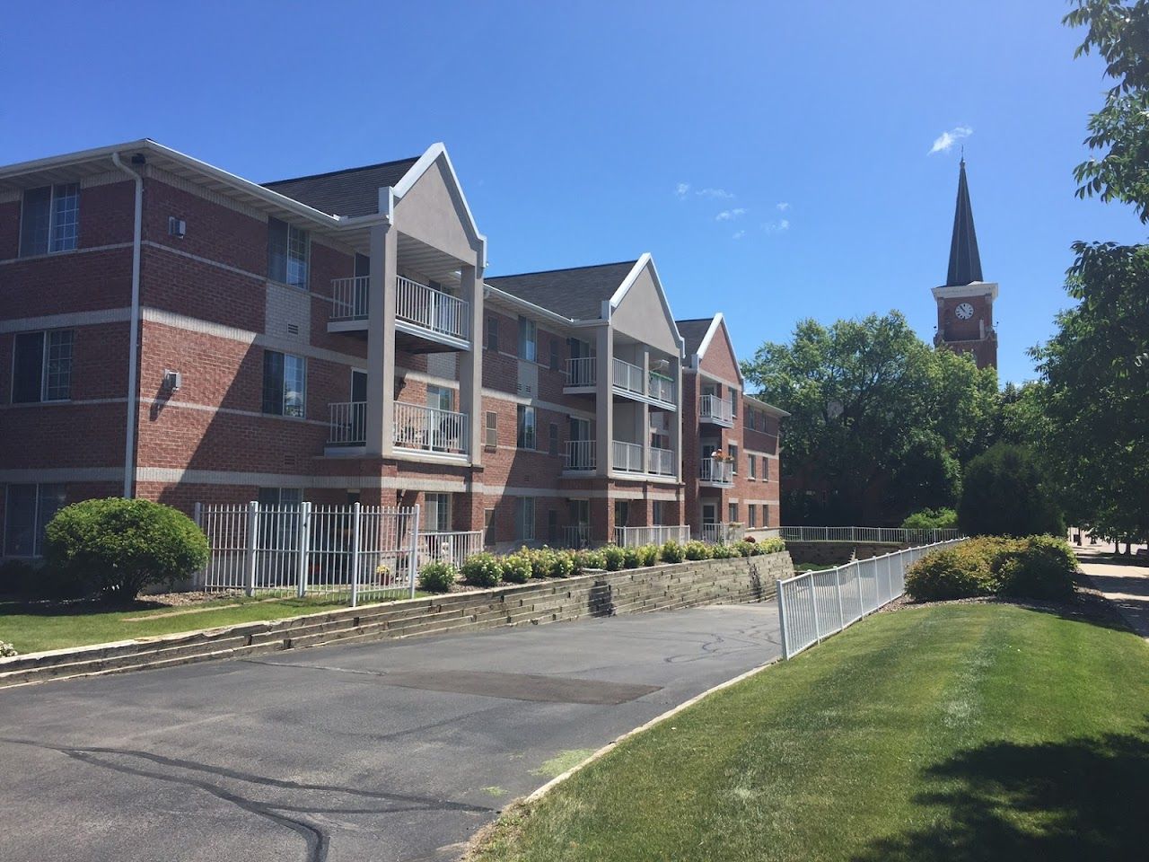 Nicolet Highlands Apts