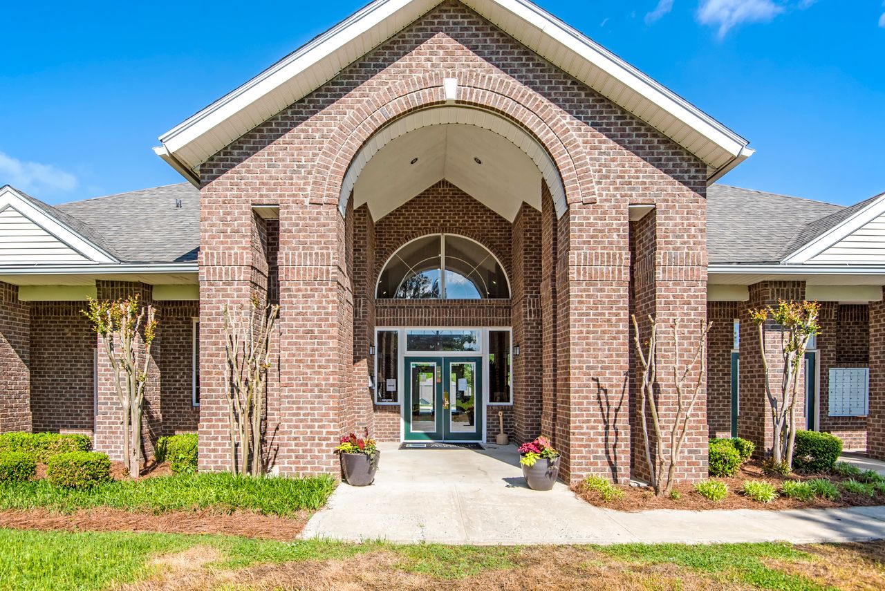 Oak Crest Apts