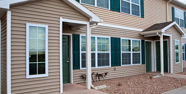 Oakridge Apts (Douglas)