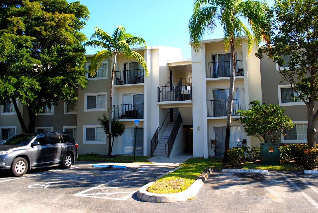 Oaks At Pompano