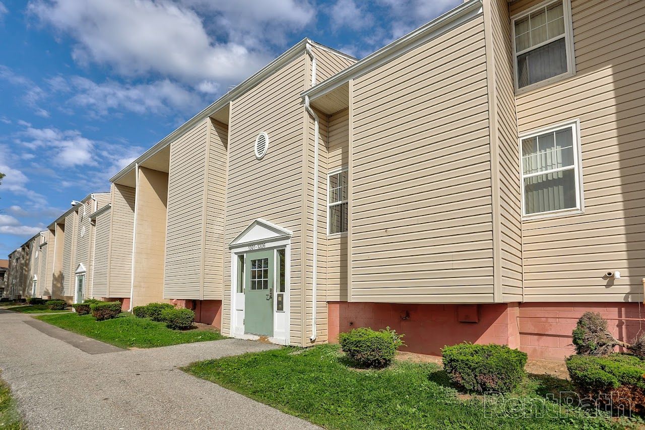 Orchard Place (English Village)