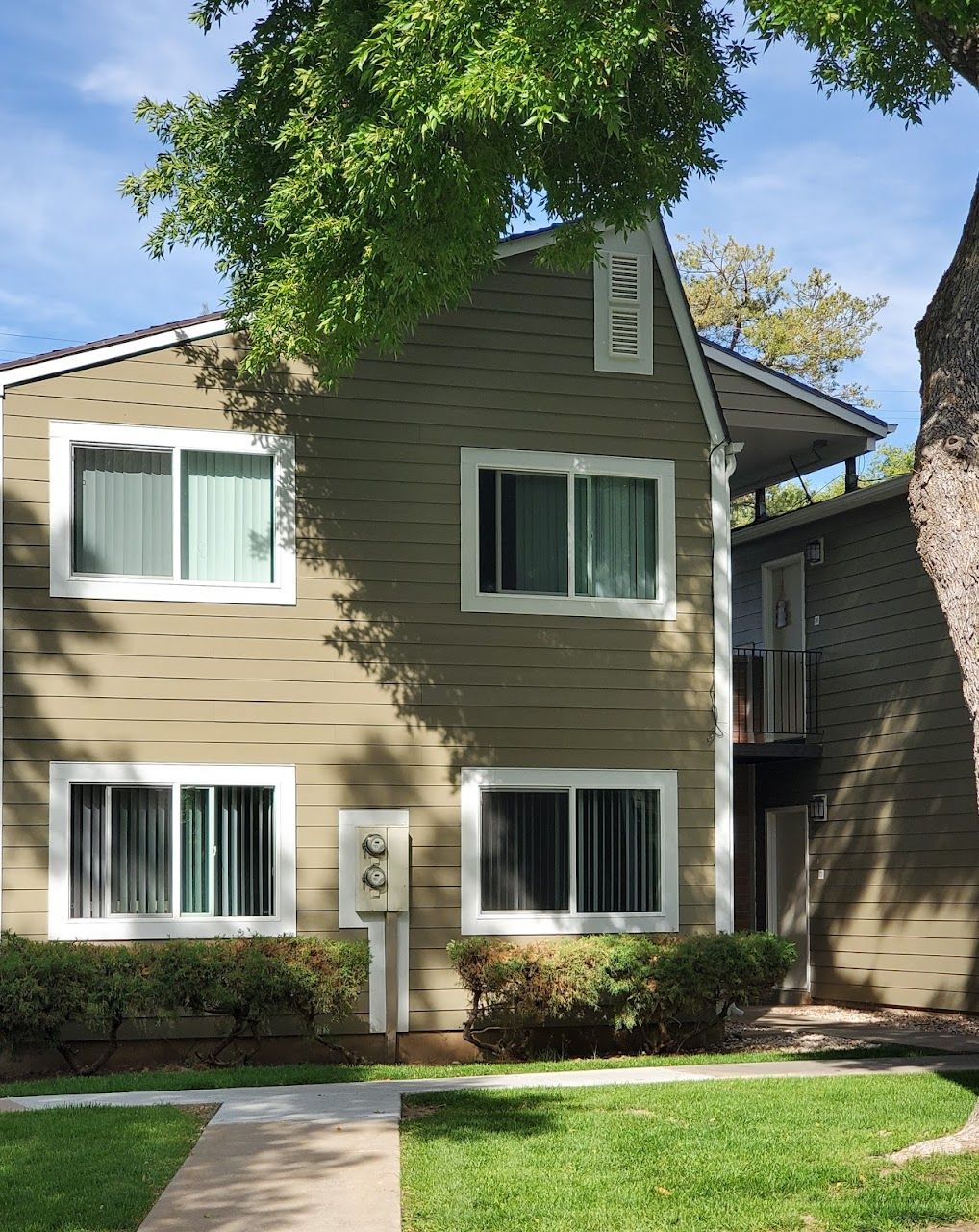 Osmond Heights/Normandie Apartments