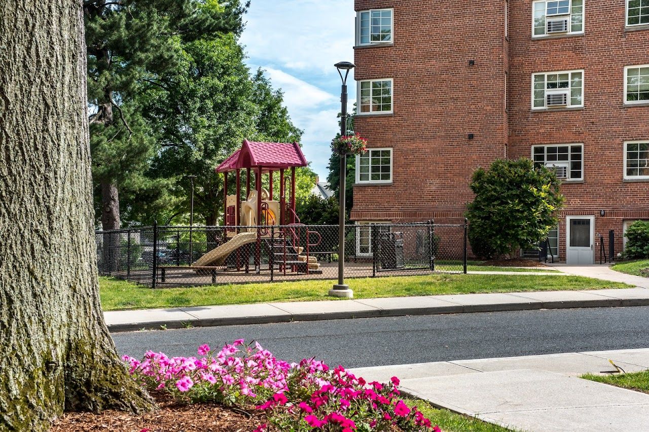 Outing Park Apts I