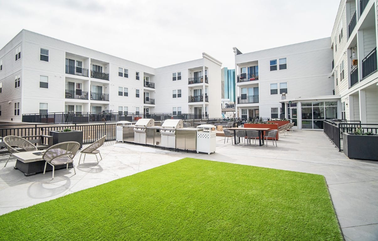 Park Avenue West Apartments 2019