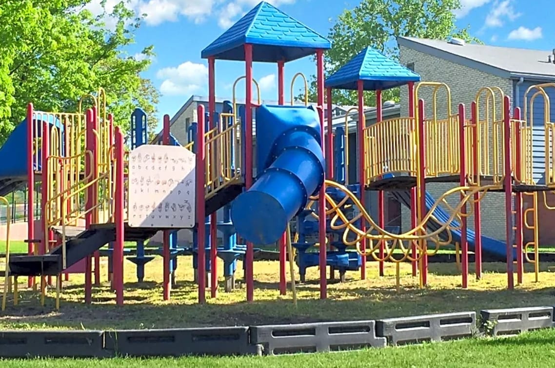 Parker Square Apts