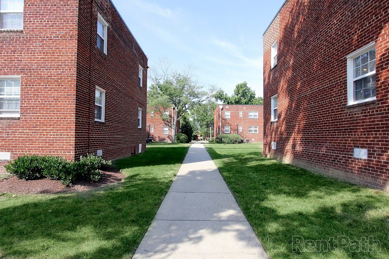 Parkland Village Apts