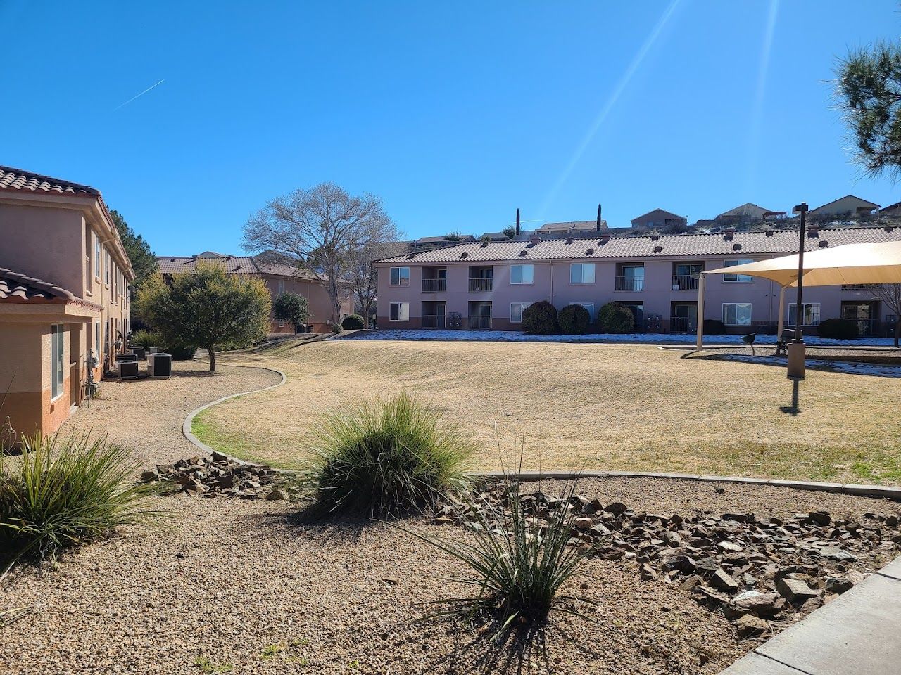 Parkway Apts