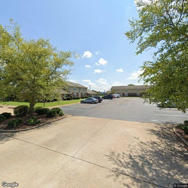 Parkway Square Apartments (Meadow Wood)