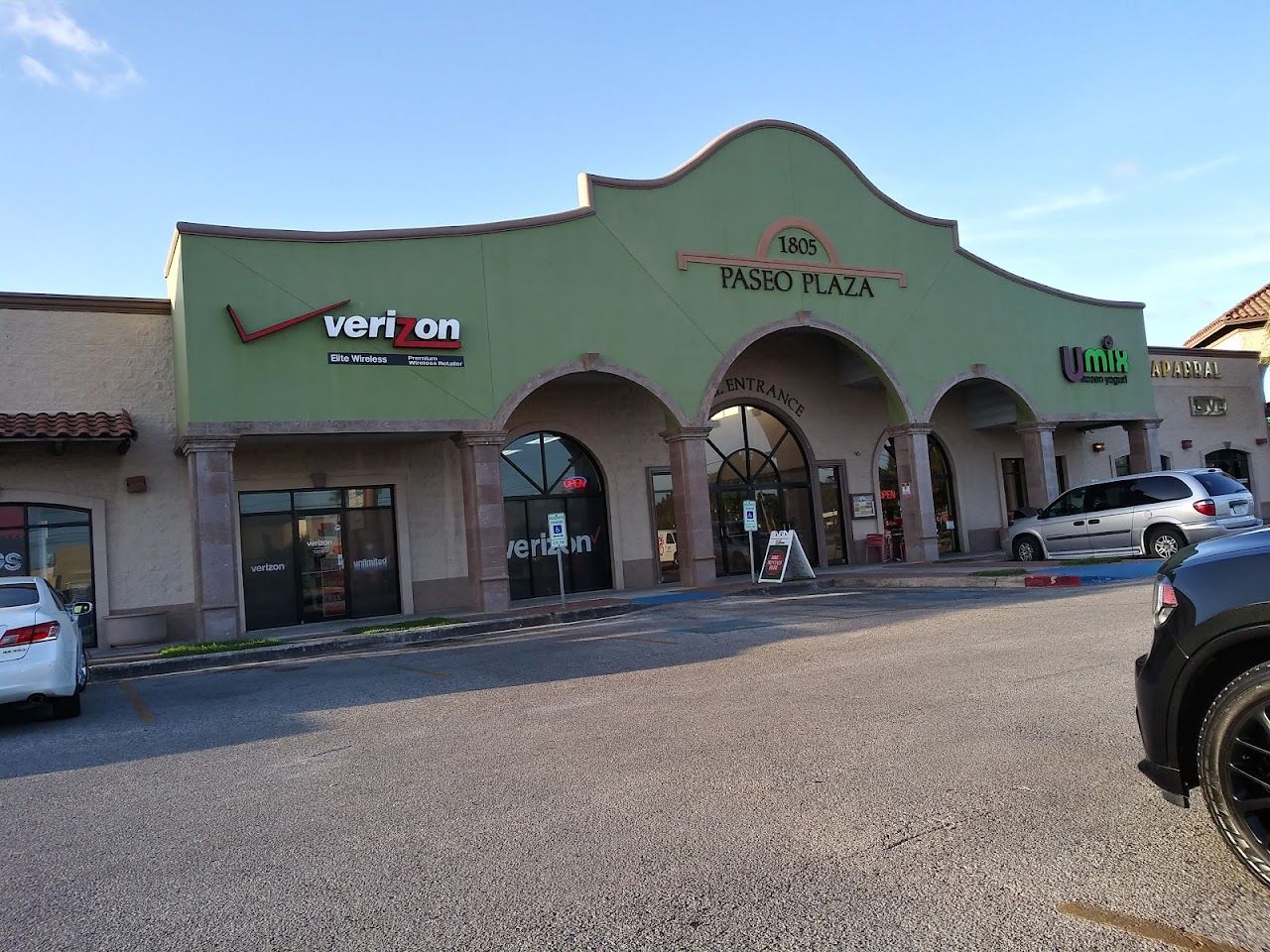 Paseo Plaza Apts